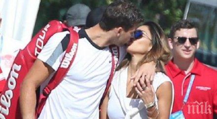 гришо завъртя главата никол очарователната певица лети облаците снимка