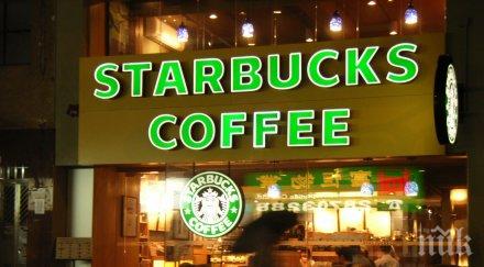американската верига старбъкс затваря временно всичките кафенета джакарта
