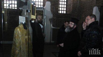 пик храм софия прие богослужебните одежди левски