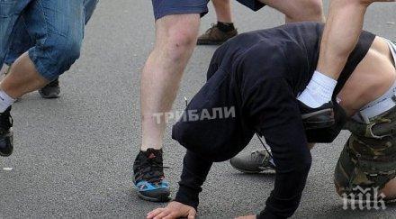 четирима хлапаци сбиха двора училище