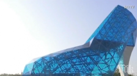 нестандартно църква формата обувка отваря врати китай