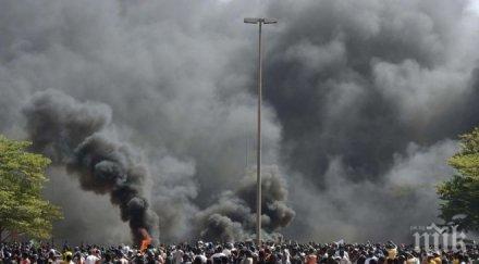 силите сигурност щурмуваха хотел уагадугу освободени няколко заложници