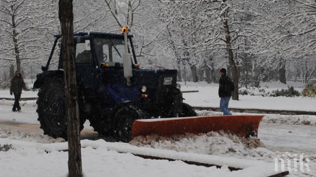 София в бойна готовност заради снега 