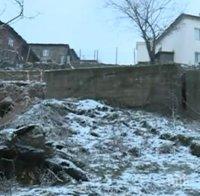 Свлачища застрашават живота на семейства в Кърджалийско