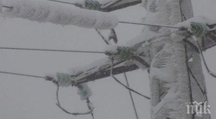 слаби снеговалежи бурен вятър източна българия