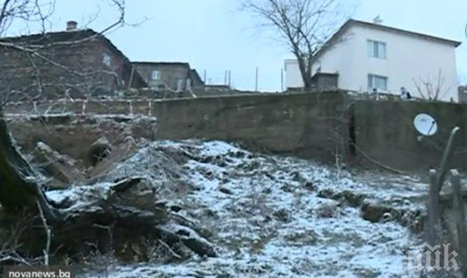 Свлачища застрашават живота на семейства в Кърджалийско