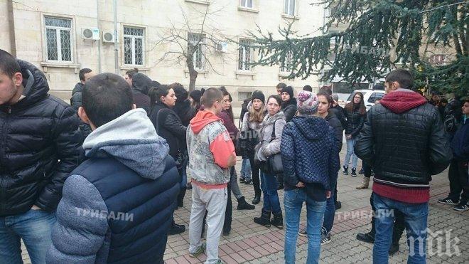 Продължават протестите във Враца след смъртта на Тодор