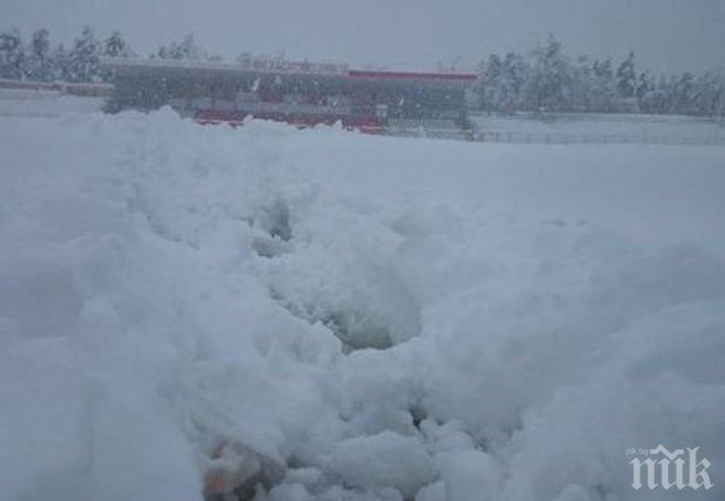 200 бедстват в Смочево блокирани от снежни преспи