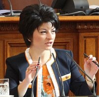 Десислава Атанасова: Според осигуровките и здравеопазването ни 