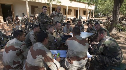 френските ввс продължават бомбардират мали