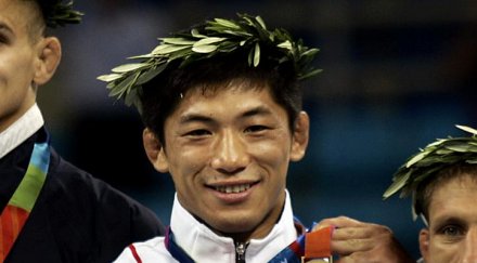 олимпийски шампион лежи години изнасилване