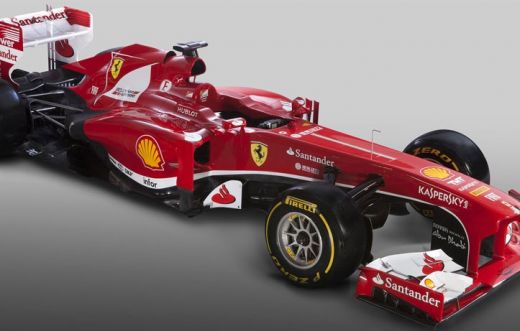 Ферари представи новия си болид F138