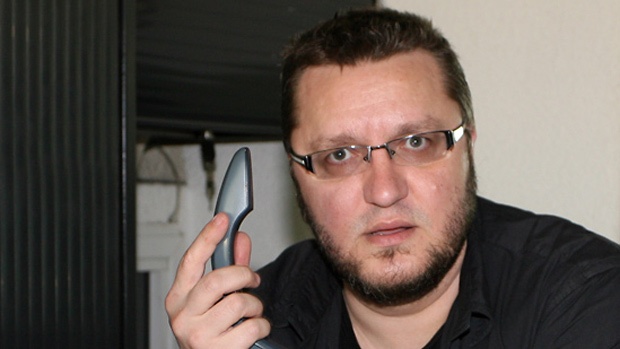 Нина Александрова сяда в стола на Карбовски 