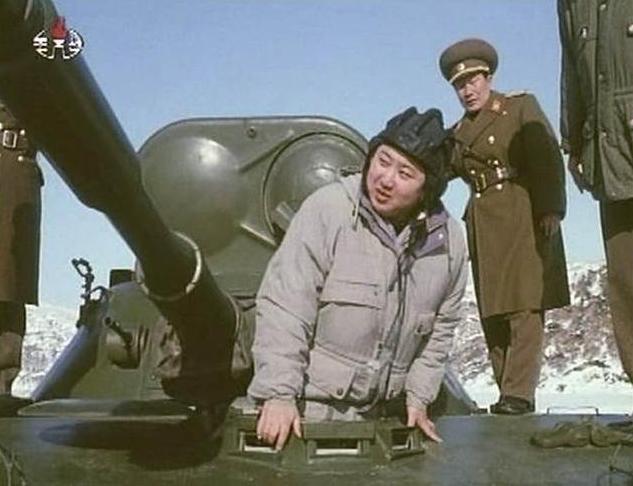 Ким Чен Ун се готви за война 