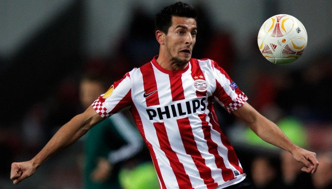 Дейли Мейл: Манолев е най-лошия десен защитник в Европа