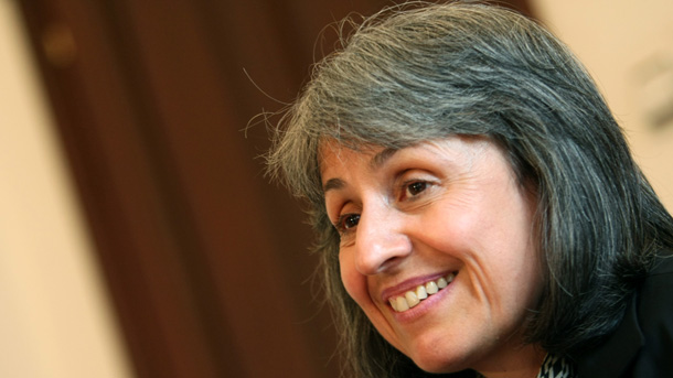  Маргарита Попова раздавала безотчетни помощи като министър