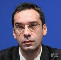 Бургаските ученици заринаха Димитър Николов с молби да не ходят на училище! Вижте как им отговори „чичо кмет” (снимка)