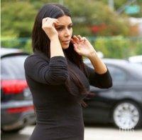 Семейна черта: И сестрата на Ким Кардашиян се разголи (снимки 18+)