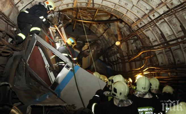 Ужас в Италия! Два метро влака се сблъскаха - десетки са ранени