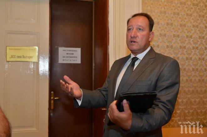 Ангел Найденов: Министърът на отбраната политизира отношението към висшите командни кадри в армията
