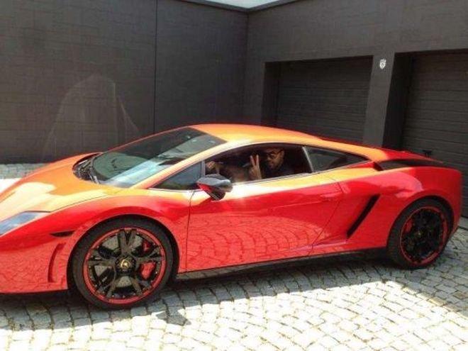 Играч на Шалке разби Ламборгини за 600 хиляди евро