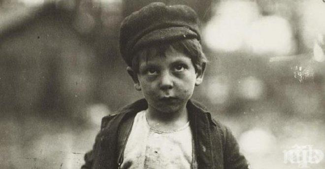 Едно малко момче донесло от училище бележка, която разплакала майка му. Чак след години той успял да я прочете и да разбере причината...