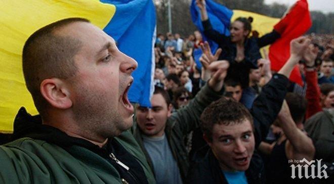 Десетки журналисти остават блокирани в парламента на Молдова

