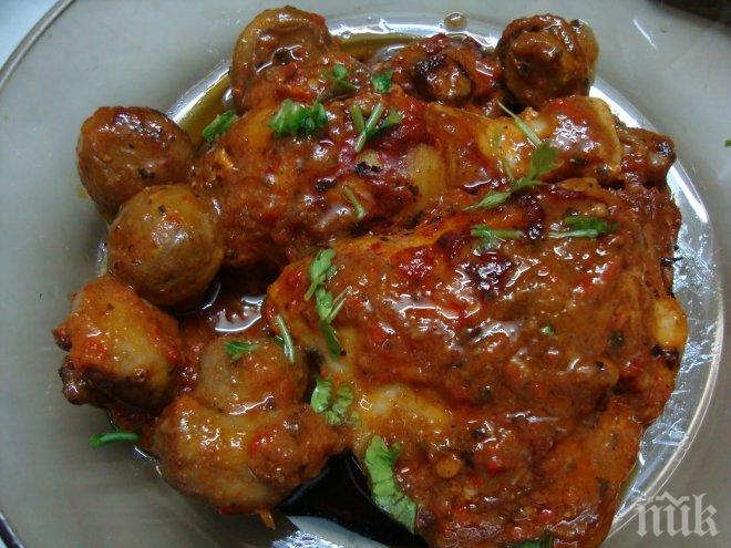 Датски град задължава обществените столови да сервират свинско