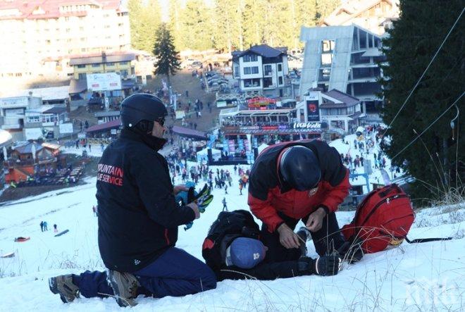 Опасното време в планините изпрати спасители в Пампорово (снимки)