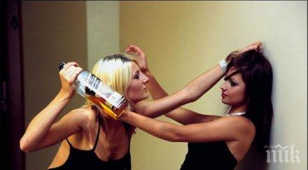 екслюбовница съпруга яростна схватка скубаха биха