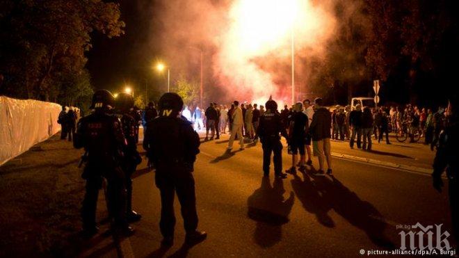 Масови арести в Тунис: Закопчаха над 400 протестиращи