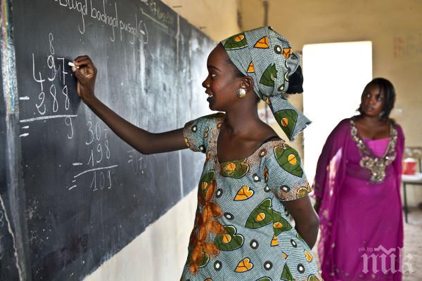 Кмет раздава стипендии на девствени гимназистки