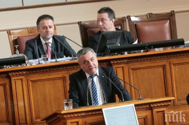 Симеонов: Опозицията няма никакво основание да иска вот на недоверие