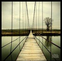 Прокуратурата забрани ползването на опасен въжен мост край Пловдив