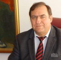 Жители на Стрелча обсадиха съда, решаващ за Иван Евстатиев