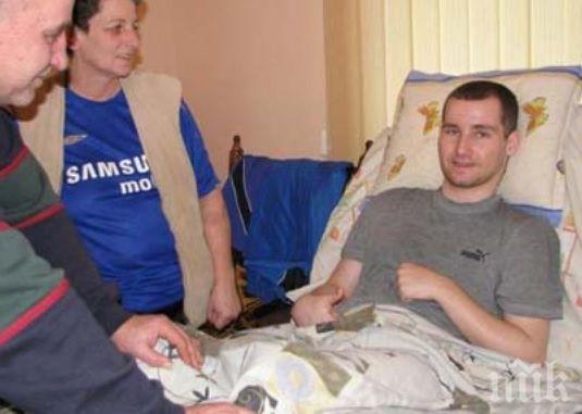 Легенда на ЦСКА помогна на синия юноша Дарин Тодоров 