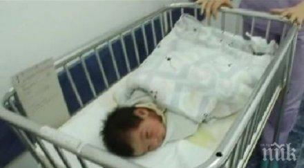 ужасяваща драма разтърси петричко годишно момиче роди дома крие бебето родителите повече месец