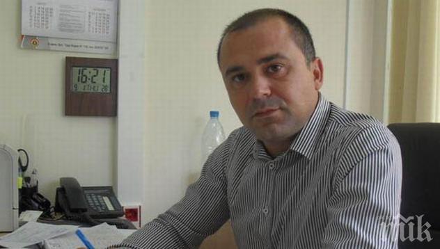 Атака срещу ексшефа на ДФ Земеделие - опожариха джипа му часове след като напусна поста