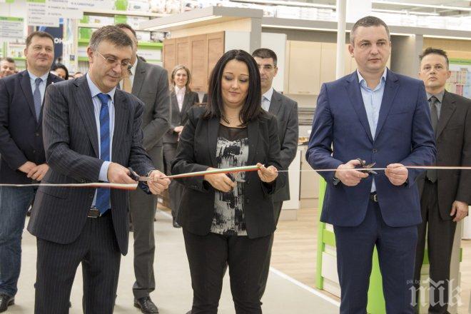 Новият „Практикер“ във Варна отвори врати