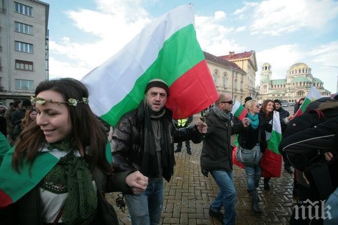 Задържаха 10 души на протеста пред парламента