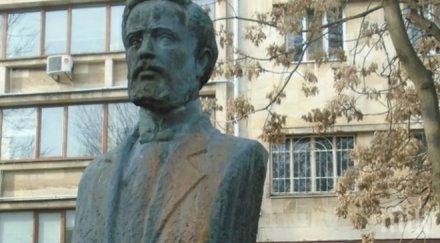 ремонтират паметникът хасковски кмет петър берковски