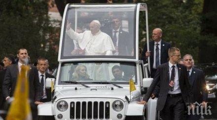 продадоха 000 долара папомобила франциск