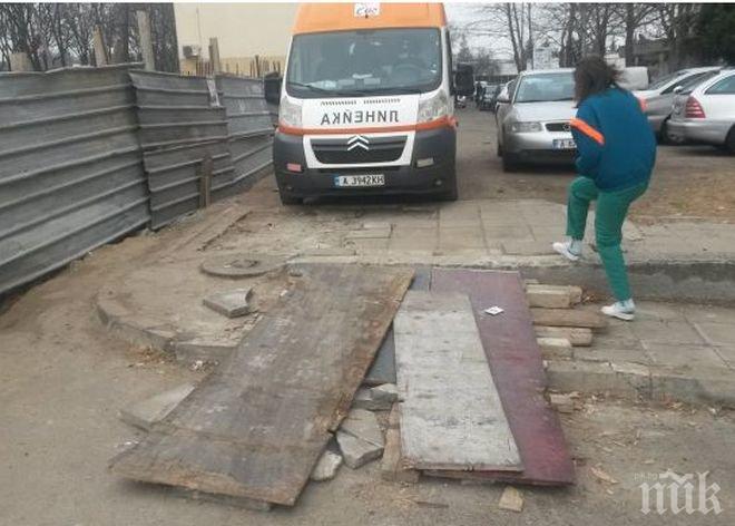 Абсурд в Бургас! Линейка не може да достигне до блок заради строеж