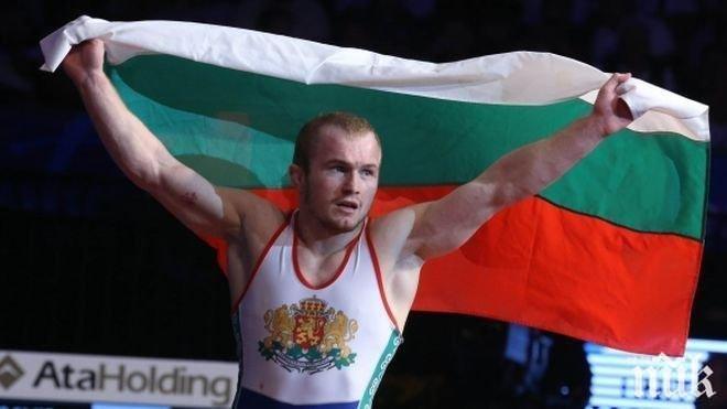 Дубов за втора поредна година препаса „Дан Колов”, Любомир Димитров със златния пояс „Никола Петров”