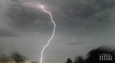 буря остави без ток повече 150 хиляди жители калифорния