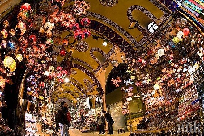 Реставриран историческия пазар Капалъ Чарши