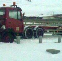 Катастрофа блокира движението между Котел и Тича