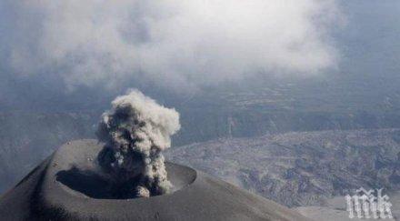 вулкан камчатка изхвърли стълб пепел височина 5500