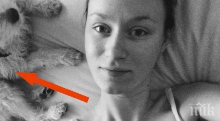 жена прави снимки себе своето куче всички погледнат остават доста изненадани