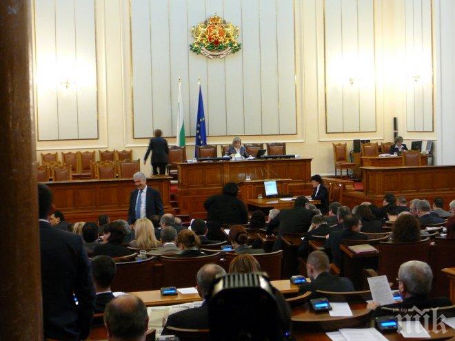 Намаляват се такси за аеронавигационно обслужване